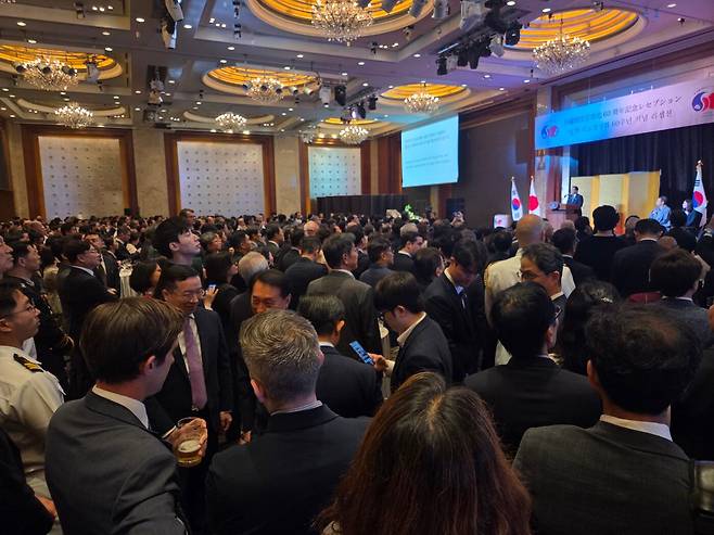 지난 16일 서울 롯데호텔에서 열린 한일 수교 60주년 기념 리셉션. 수많은 인파가 참석했다./방구석=김동현 기자