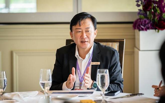 존림 삼성바이오로직스 대표가 17일(미국 현지시간) 미국 보스턴에서 열린 간담회에서 사업 현안에 대해 설명하고 있다. ⓒ삼성바이오로직스