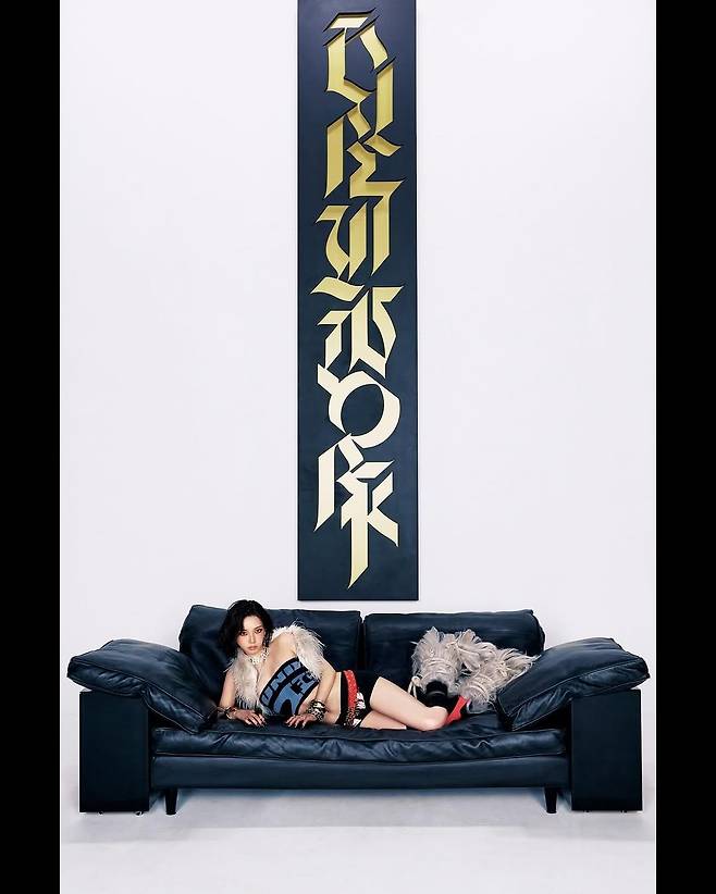 -1765745576.jpg 카리나 이번앨범 컨셉사진