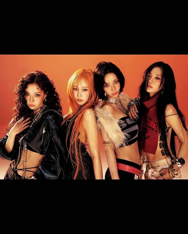 329438295.jpg 카리나 이번앨범 컨셉사진