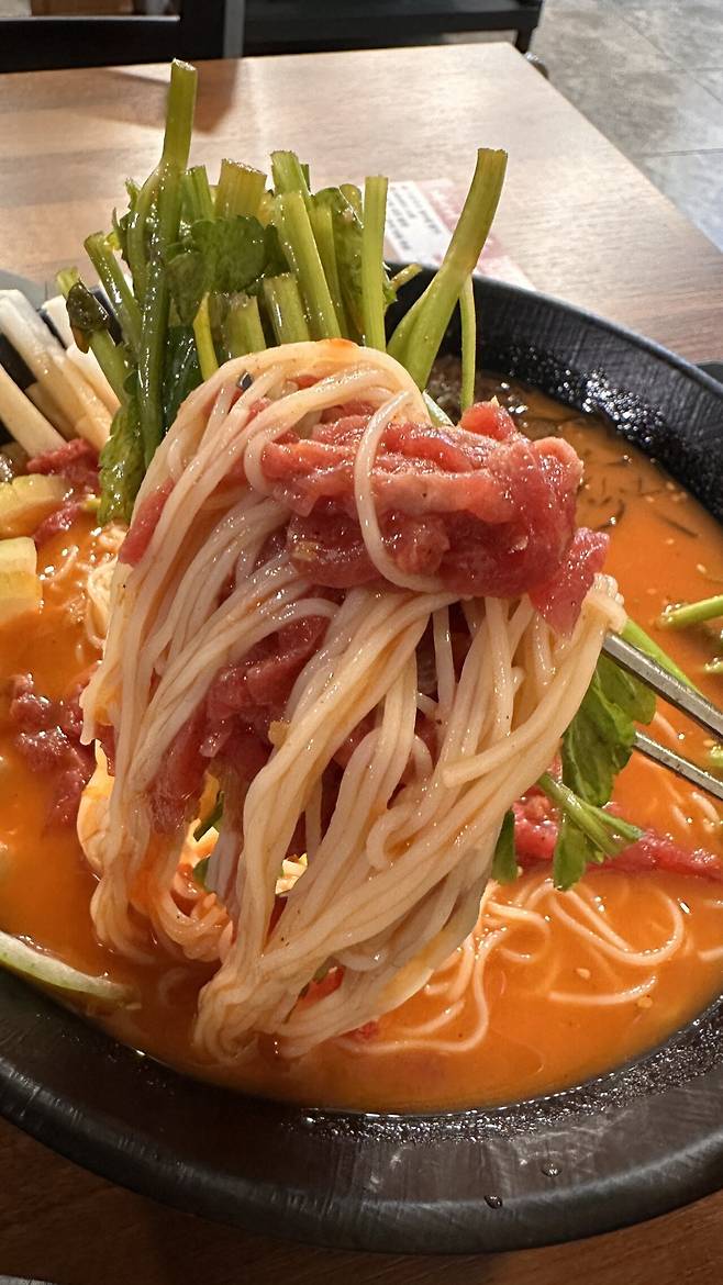 IMG_5456.jpeg 개시원한 돌문어물회 & 육회물회