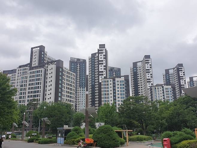 경기도 과천시 중앙동 과천푸르지오써밋 전경. 사진=한경DB