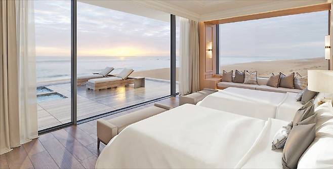 그랜드 켄싱턴 설악비치 더 펜트하우스 객실. /이랜드파크 제공