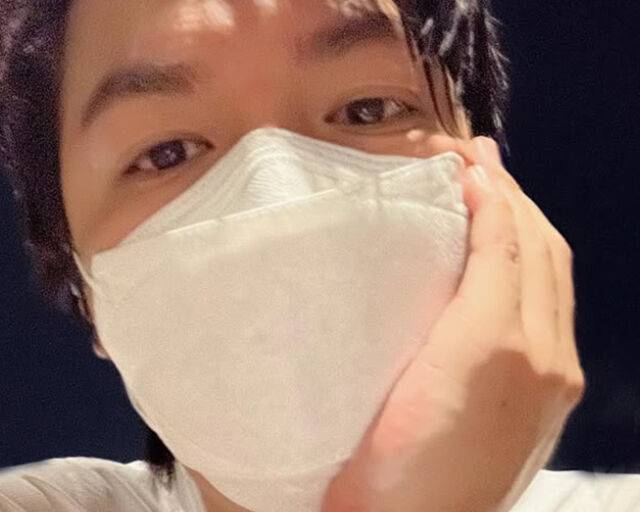 이민호가 마스크를 하고 얼굴을 가렸지만 또렷한 이목구비는 가릴 수 없었다. / 이민호 소셜미디어