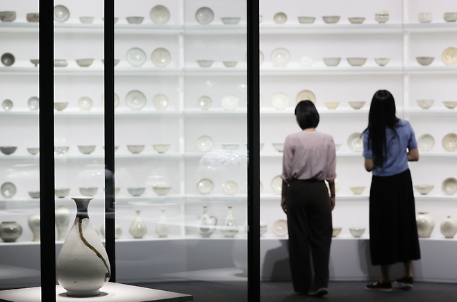 국립중앙박물관에서 개막한 ‘새 나라 새 미술: 조선 전기 미술 대전’ 전시 전경. [연합]