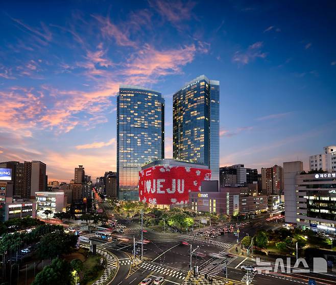 [서울=뉴시스] 롯데관광개발이 운영하는 그랜드 하얏트 제주 전경. photo@newsis.com