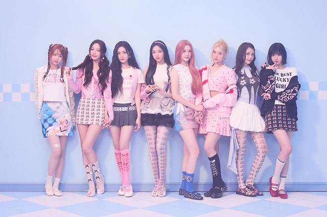 신곡 '스타일'은 데뷔곡 '더 체이스'와는 사뭇 다른 밝고 사랑스러운 분위기의 곡이다. SM엔터테인먼트 제공