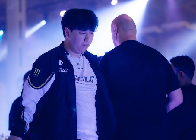 라이엇 게임즈 플리커.