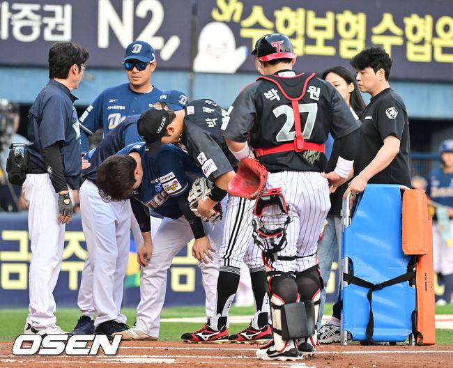 박건우 상태 살피는 박해민