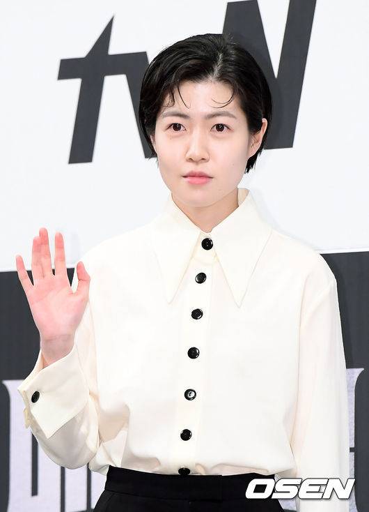 [OSEN=조은정 기자] 8일 오후 서울 강남구 임피리얼 팰리스 서울 호텔에서 tvN '머니게임' 제작발표회가 열렸다.배우 심은경이 포즈를 취하고 있다. /cej@osen.co.kr