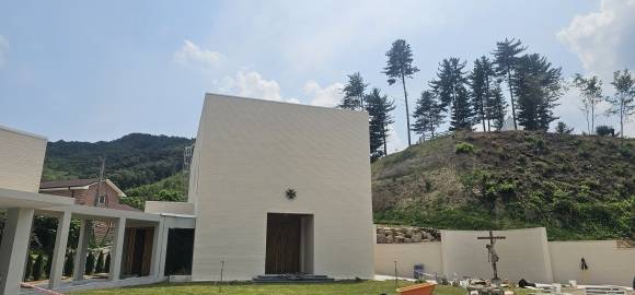 강원 원주 서지마을 순교자기념관. 원주시 제공