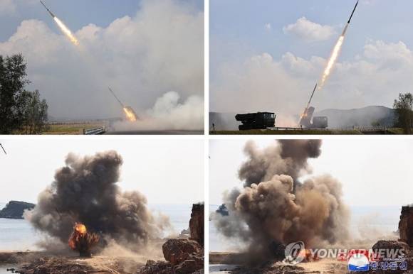 북한이 유도 기능을 적용한 240㎜ 방사포(다연장로켓포)의 성능을 검증하는 시험사격을 추가로 공개했다. 북한 국방과학원은 8일 제2경제위원회 산하 국방공업기업소에서 생산 중인 240mm 조종방사포탄의 검수시험사격을 진행했다고 조선중앙통신이 9일 보도했다. 2024.10.9 조선중앙통신 연합뉴스