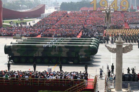 중국의 대륙간탄도미사일(ICBM) ‘둥펑(DF)-41’. 신화통신 트위터