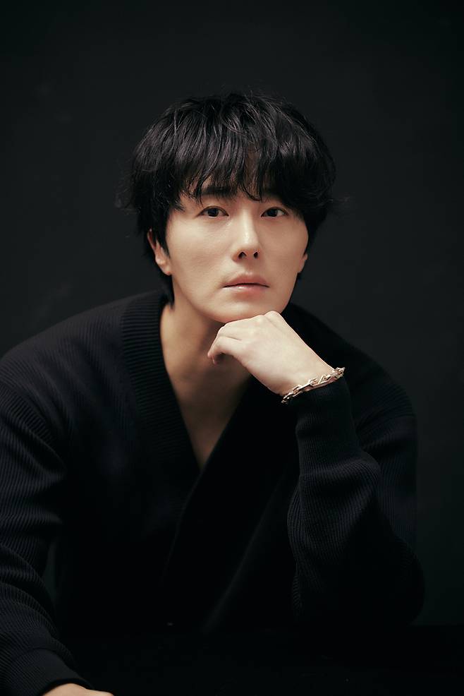 배우 정일우 제이원 인터내셔널 컴퍼니
