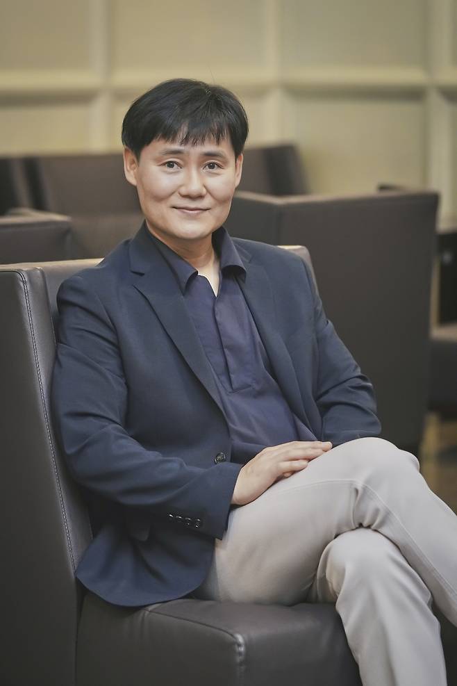 웨이브 오리지널 드라마 ‘ONE:하이스쿨 히어로즈’를 연출한 이성태 감독. 사진 웨이브