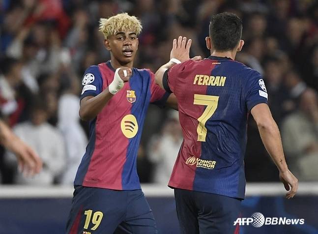 라민 야말(왼쪽)과 페란 토레스(오른쪽). /AFPBBNews=뉴스1