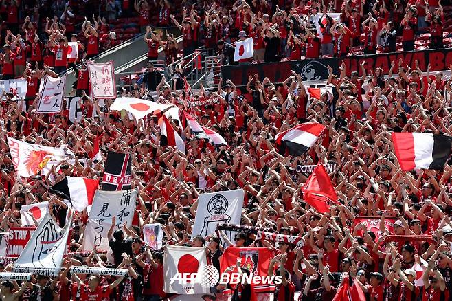 18일(한국시간) 미국 워싱턴주 시애틀의 루멘 필드에서 열린 우라와 레드 다이아몬즈와 리버 플레이트의 2025 국제축구연맹(FIFA) 클럽 월드컵 조별리그 E조 1차전 우라와 팬들의 모습. /AFPBBNews=뉴스1