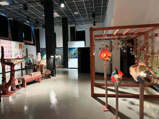 2024 비치코밍 기획 전시 업사이클링 작품. 김은영 기자