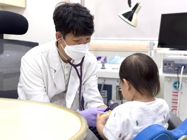 좋은문화병원 소아청소년과 황영진 과장은 “수족구병은 전염성이 강해 전염을 막기 위해선 다른 아이들과 접촉을 피하는 것이 중요하다”고 강조했다. 좋은문화병원 제공