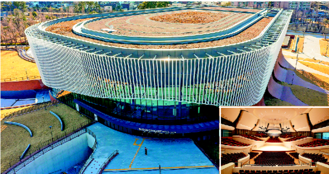 부산 부산진구 부산시민공원 내에 건립된 부산콘서트홀이 20일 개관식을 열고 시민과 만난다. 작은 사진은 2011석 규모의 공연장 내부. 파이프오르간을 중심으로, 빈야드(포도밭) 스타일의 객석이 물결 치듯 펼쳐져 있다. 김종진 기자 kjj1761@