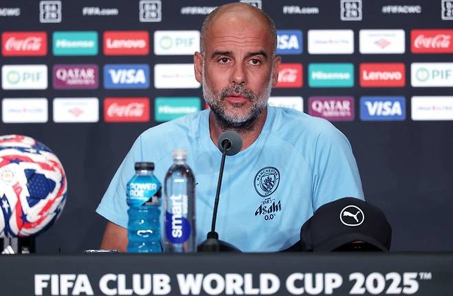 맨체스터 시티를 이끌고 있는 펩 과르디올라 감독