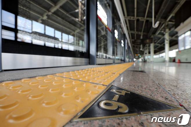 오전 서울 광진구 지하철2호선 구의역 승강장. (사진은 기사 내용과 무관함) / 뉴스1 ⓒ News1