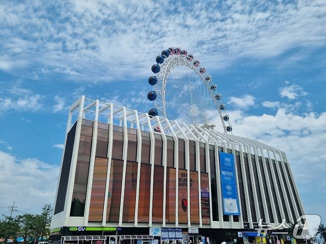 강원 속초해수욕장 대관람차(속초아이) 전경.(뉴스1 DB)