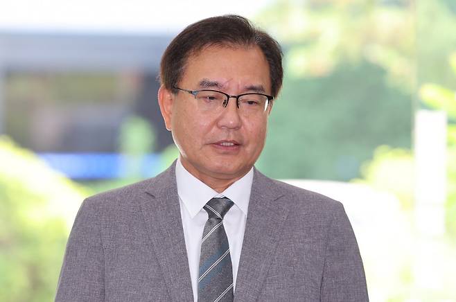 순직 해병 수사 방해 의혹 사건을 수사하는 이명현 특별검사가 19일 오전 서울 서초구에 위치한 사무실로 출근하며 취재진과 질문에 답변하고 있다. 2025.6.19/뉴스1