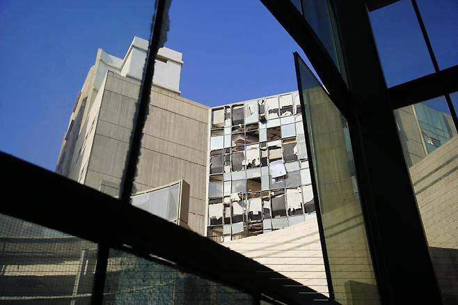 이란의 탄도미사일 공격을 받은 이스라엘 남부 베르셰바의 소로카 병원. (사진 출처=소셜미디어 엑스)