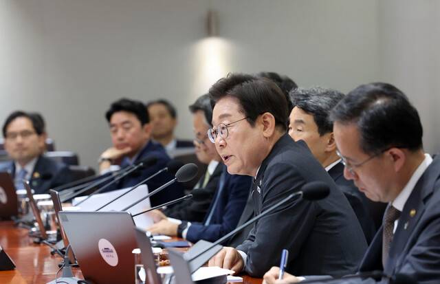 이재명 대통령이 19일 용산 대통령실에서 열린 국무회의에서 발언하고 있다. 연합뉴스