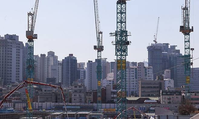 서울의 한 건축 현장. 연합뉴스