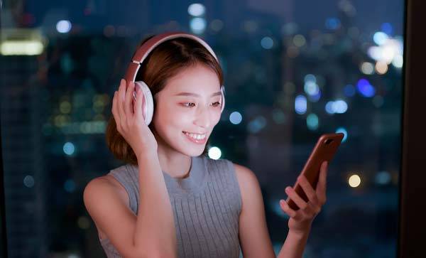 주파수 콘텐츠가 많이 올라와 있지만, 건강에 직접적으로 영향을 끼친다고 보기에는 무리가 있다./사진=클립아트코리아