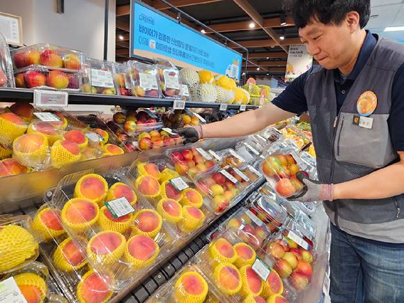 이마트가 제철 신선 먹거리부터 집밥 반찬, 와인, 생필품까지 다양한 품목을 대상으로 할인 혜택을 제공한다. [사진=이마트]