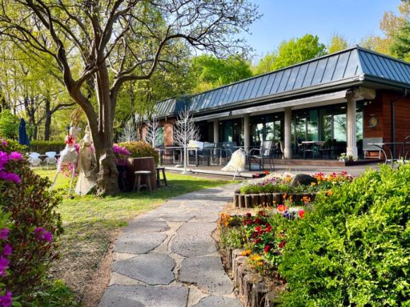 서울시가 결혼 장려와 예비부부들의 비용 부담 완화, 개성 있고 합리적인 결혼 문화 확산을 위해 '더 아름다운 결혼식' 확대 지원 계획을 발표했다. 사진은 오는 9월 오픈하는 '더힐스 남산' 공공 예식장의 모습. [사진=서울시]