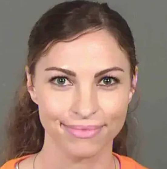 미국에서 초등학생 제자와 성관계를 가져 징역 20년을 선고받고 복역 중인 여교사가 교도소에서 에어로빅 강사로 활동한다는 사실이 전해졌다. 사진은 브리트니 사모라. [사진=Goodyear Police Department]