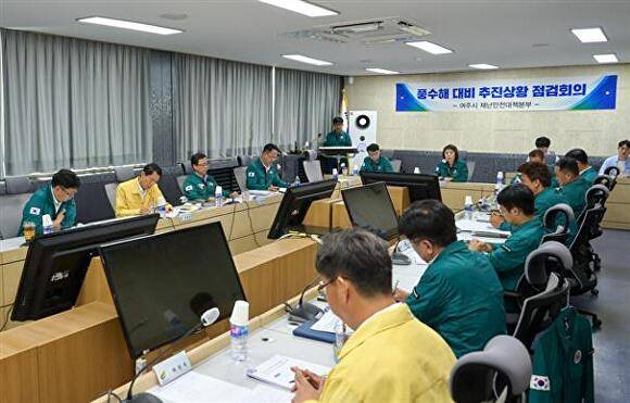 여주시 풍수해 추진상황 점검회의 모습. [사진=여주시]