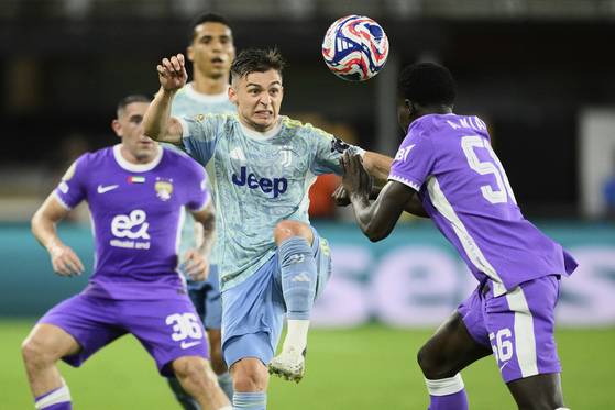 알아인을 5-0으로 완파한 유벤투스. 올해 클럽월드컵은 막대한 상금이 걸려 있어 시즌 직후인 유럽 빅클럽들이 총력을 기울이고 있다. AP=연합뉴스