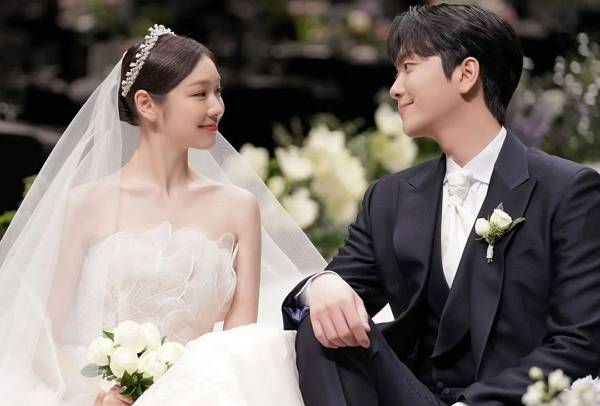 김연아와 결혼한 고우림이 프러포즈 비화를 밝혔다. 사진은 김연아와 고우림의 결혼식 사진. /사진=SNS 캡처