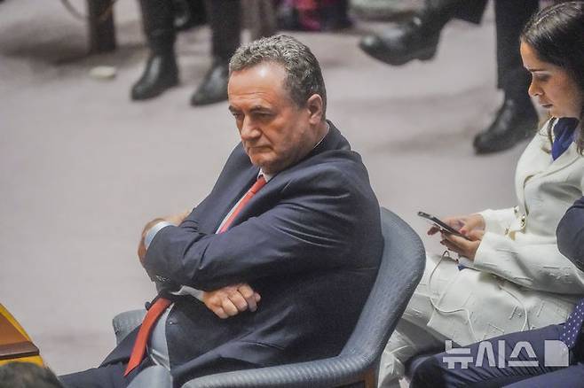 [뉴욕=AP/뉴시스]이스라엘 카츠 이스라엘 국방장관은 19일 이란 최고 지도자 알리 하메네가 더 이상 지구상에 존재할 수 없을 것이라고 말했다. 카츠 장관의 자료 사진. 2025.06.19.