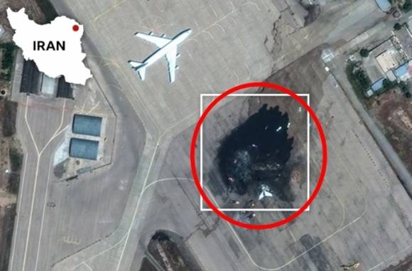 민간 위성영상 업체 막사 테크놀로지가 지난 17일 촬영·공개한 이란 마슈하드 공항의 모습. 까맣게 재만 남은 자리에는 이란의 KC-707 공중급유기가 있었던 것으로 추정된다. 막사 테크놀로지 제공