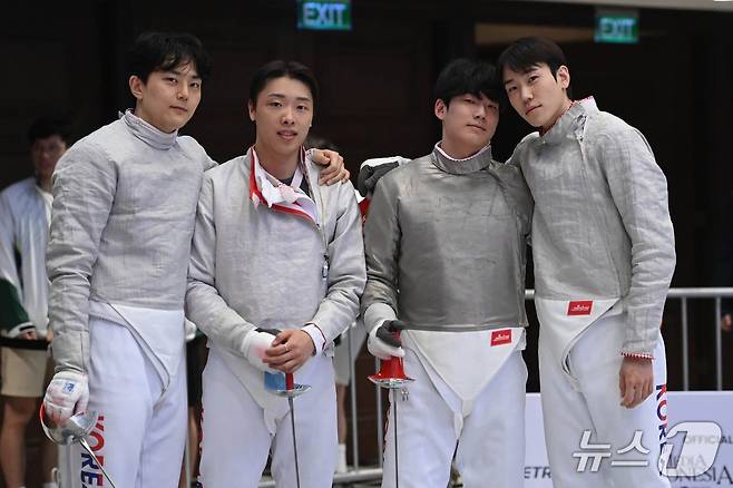 펜싱 남자 사브르 대표팀이 아시아선수권 단체전에서 은메달을 획득했다. (대한펜싱협회 제공)