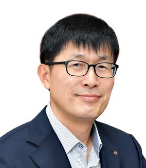 최용민 전 한국무역협회 국제무역통상연구원장 - 현 광운대·숭실대 겸임교수, 현 대한상사중재원 중재인, 전 무역협회 경영관리본부장