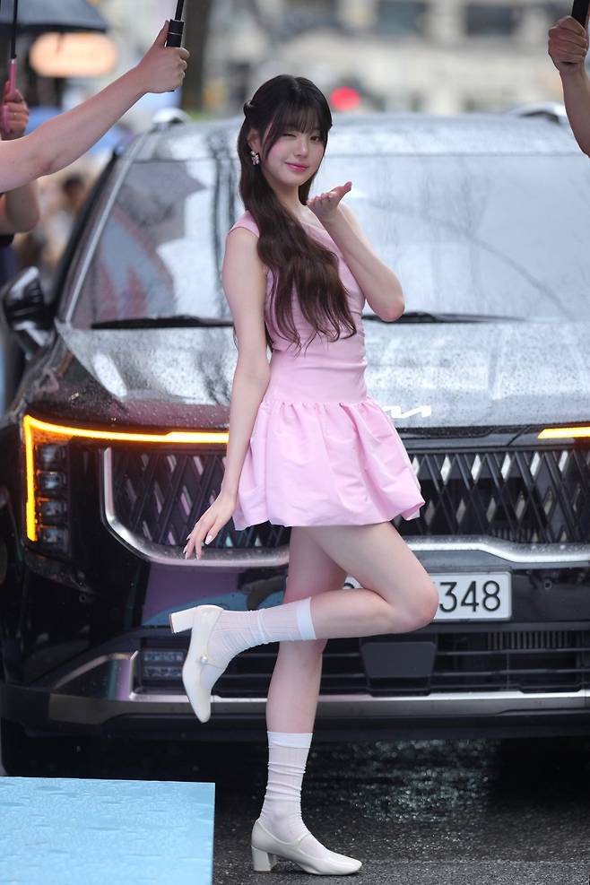 wlGIbS.jpg 오늘자 장원영 ㄷㄷㄷ