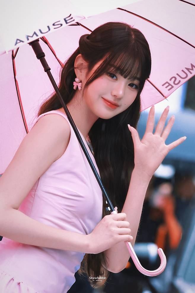 ZuHwCI.jpg 오늘자 장원영 ㄷㄷㄷ