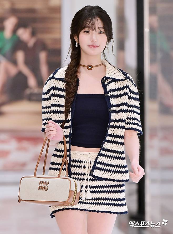 1750423859233832.jpg 오늘자 미우미우 아이브 장원영 기사사진