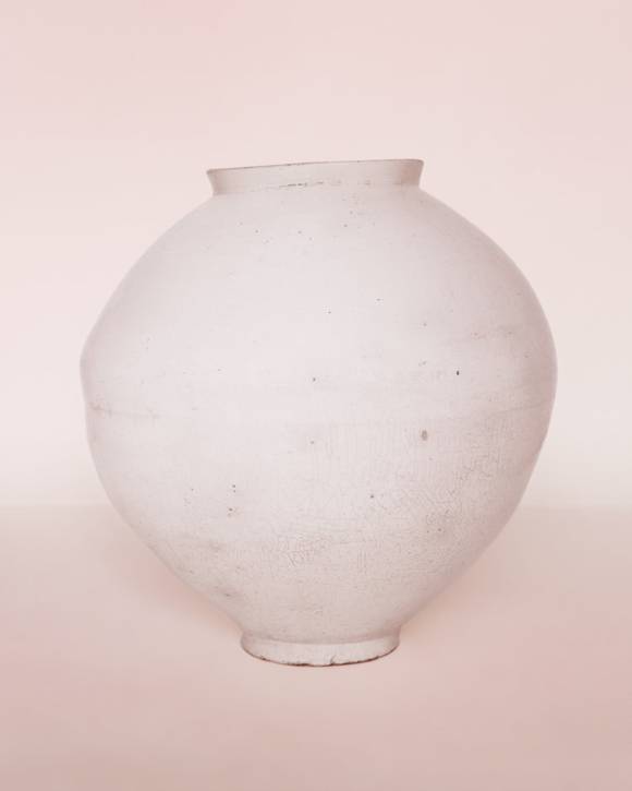 구본창 작가의 '백자' 시리즈. [사진=구본창 작가 공식 홈페이지]