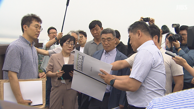 어제(19일) 진행된 제2공항 환경영향평가 협의회의 모습