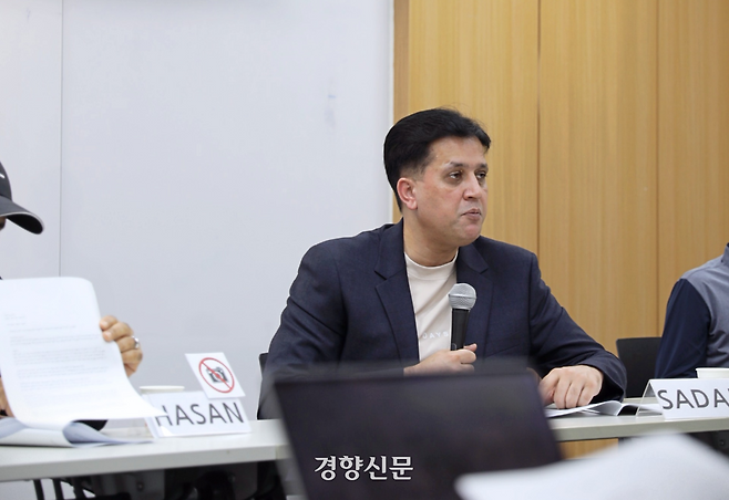 20일 서울 중국 국가인권위원회 10층 배움터에서 사다르씨가 발언하고 있다. 난민인권네트워크 제공