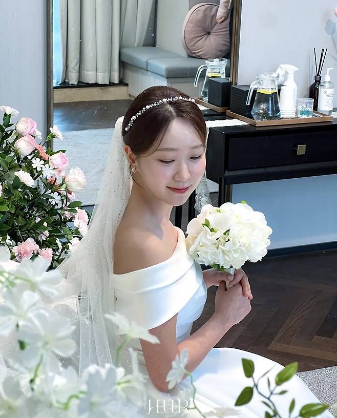 Wedding photos taken with a paid iPhone photographer [HEUER]