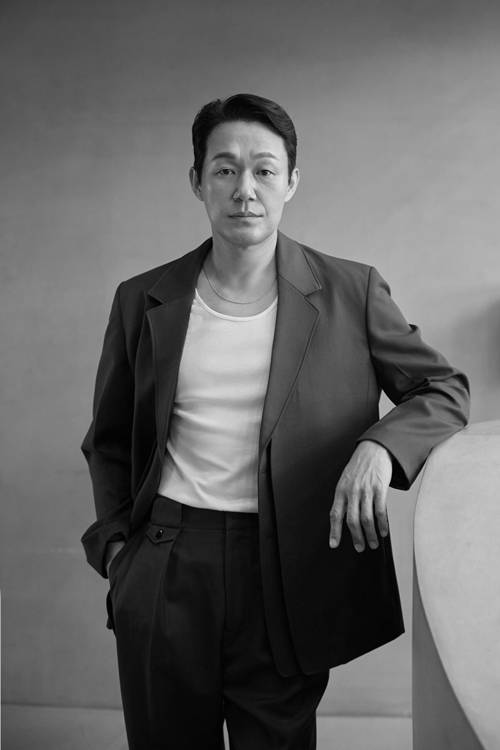 배우 박성웅이 매니지먼트 런과 새 출발 소식을 전했다.